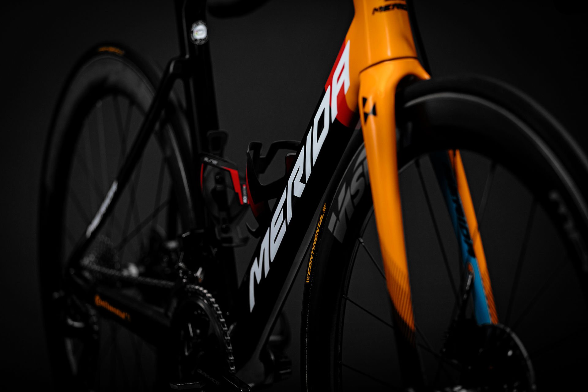 20-team-bahrain-mclaren-content-product-gallery-2