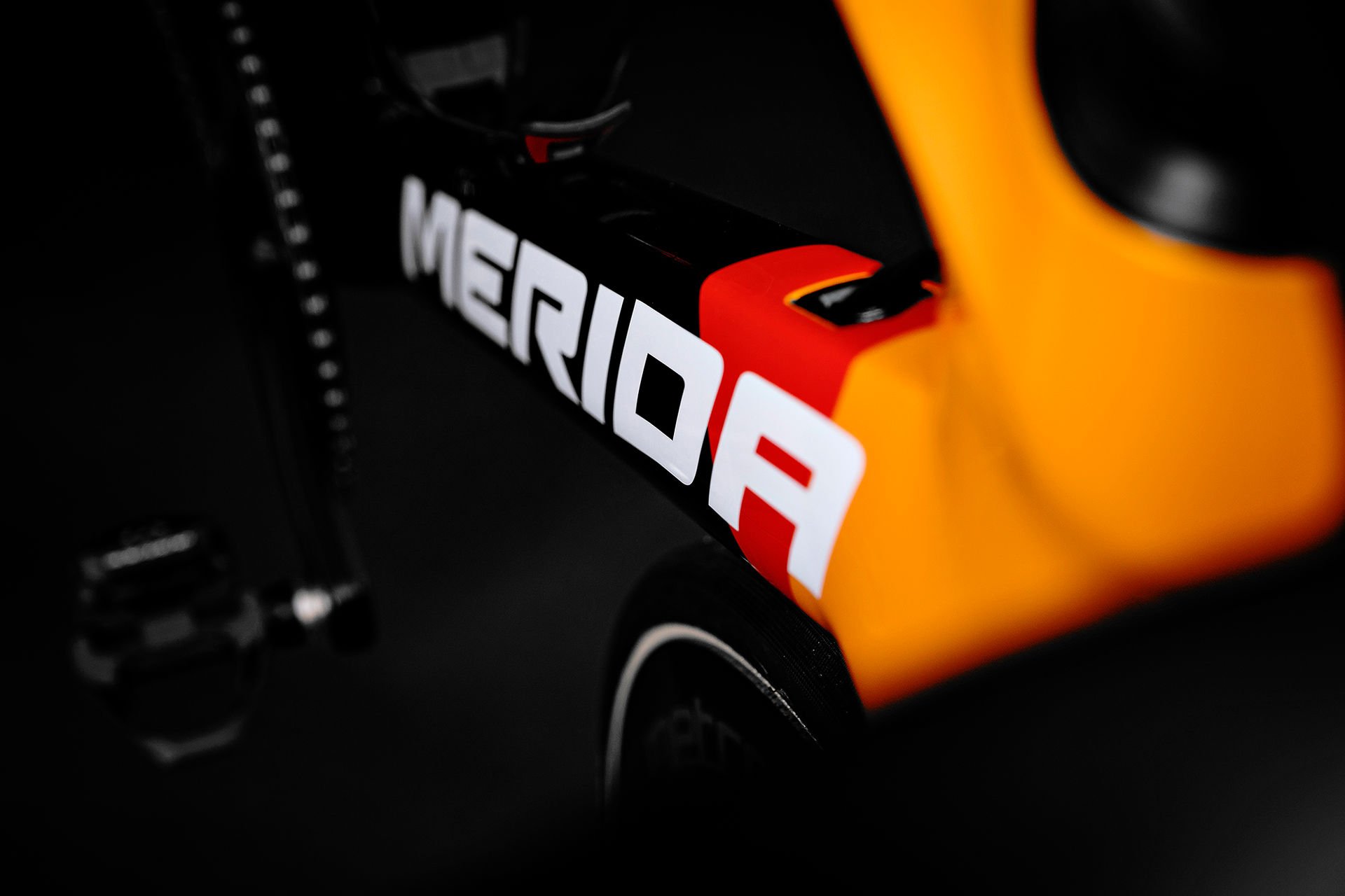 20-team-bahrain-mclaren-content-product-gallery-4
