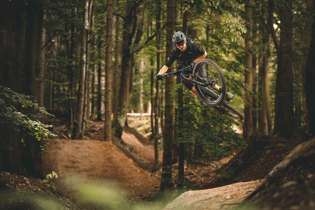 21-merida-e-bikes-mountainbikes-eone-sixty-my2021-gallery-01